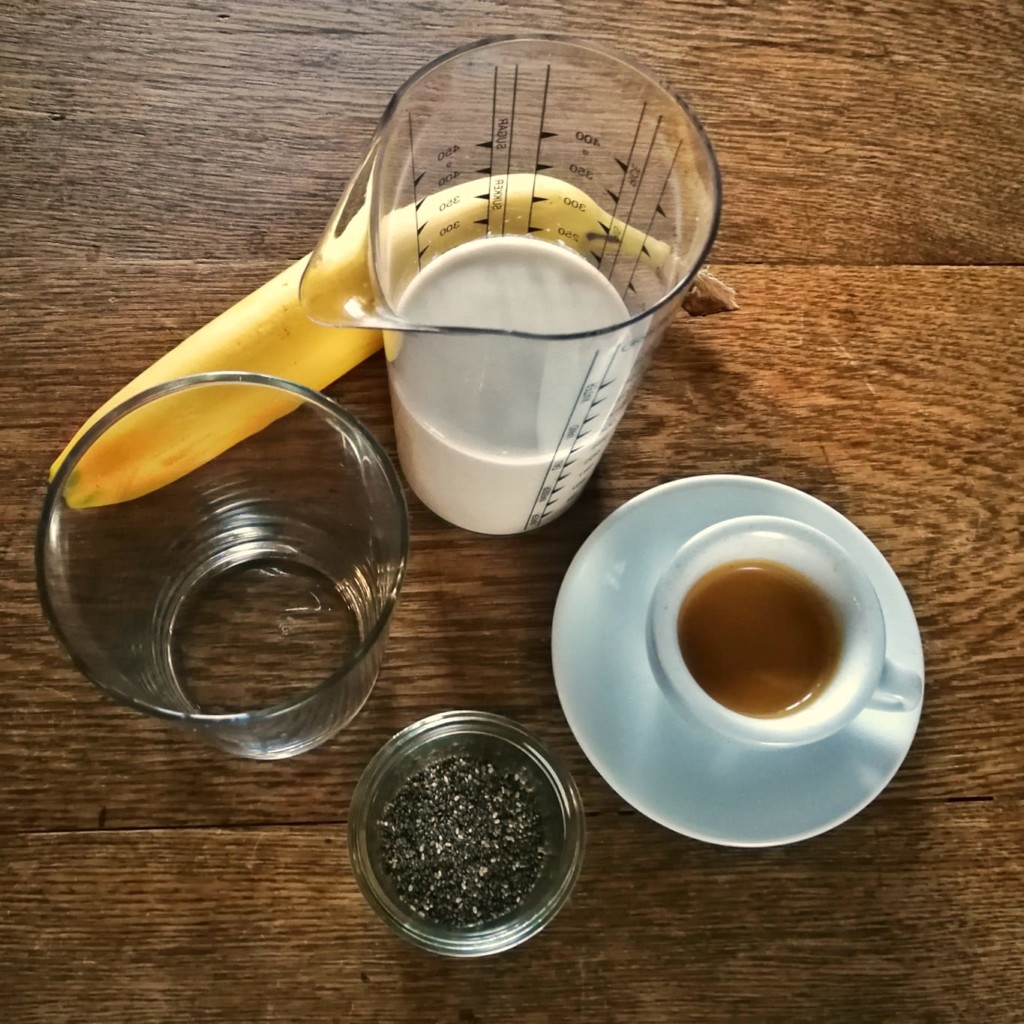 Espresso-im-Mandelmilch-Shake