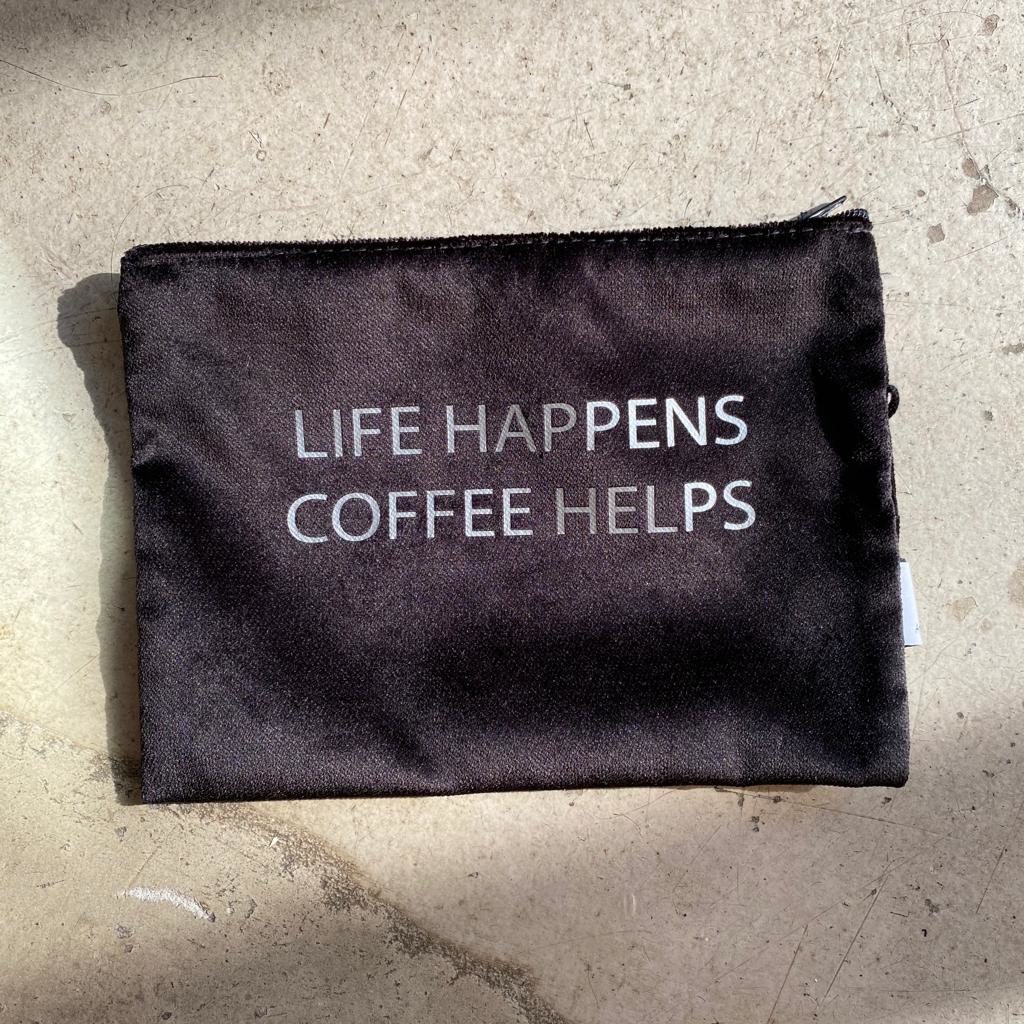 Make up Täschchen von Au Maison – Life happens Coffee helps