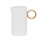 Milchkännchen mit goldenem Henkel