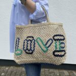Eine nachhaltige Taschelove-jute-tasche-von-the-jacksons