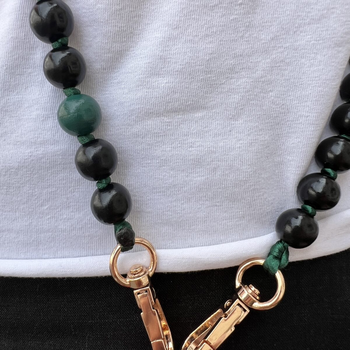 Handykette mit Holzperlen – Bild 13