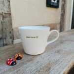 Henkelbecher von Hand gestempelt