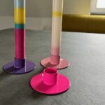 Kerzenhalter in allen Farben des Regenbogens