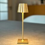 stufenlos dimmbare Akku Leuchte