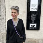 Handykette mit Holzperlen – Bild 24