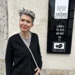 Handykette mit Holzperlen – Bild 22