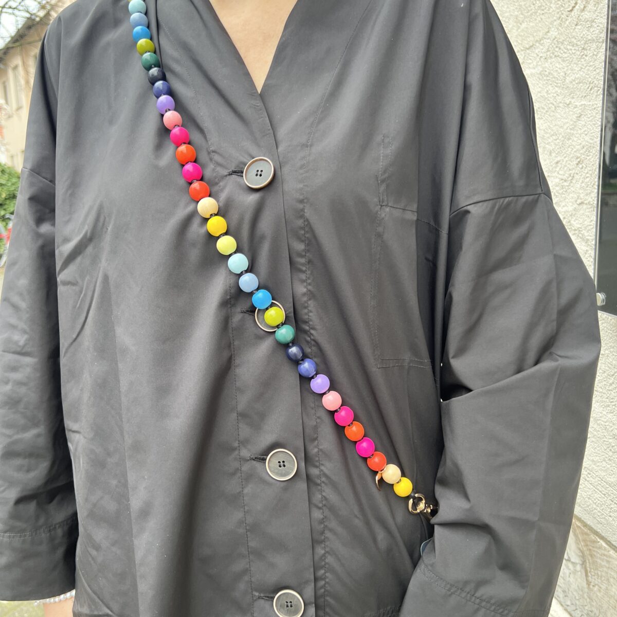 Handykette mit Holzperlen – Bild 20