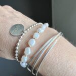 Armband mit kleinen Perlen – Bild 2