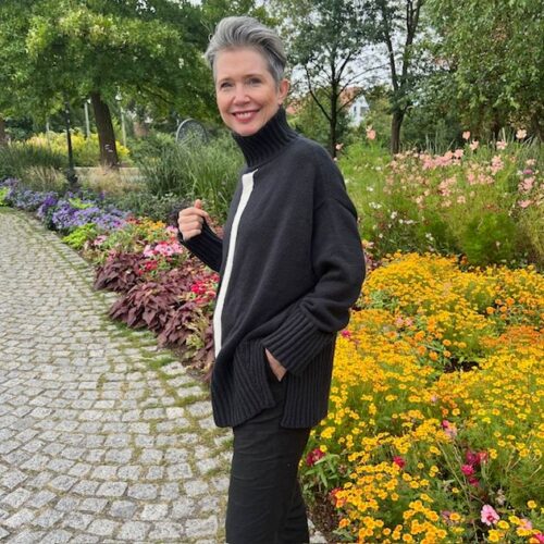 Hindahl&Skudelny-Kastenpullover-Schwarz-Weß1 Rollkragenpullover schwarz mit Streifen – Bild 6