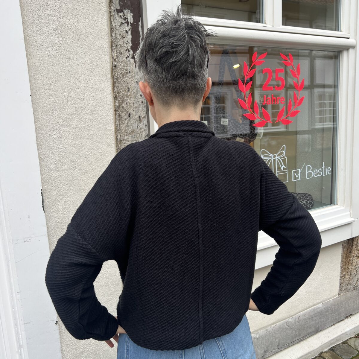 Bequeme Strickjacke - schwarz – Bild 2